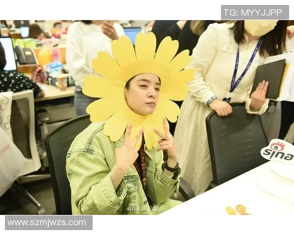 足球明星抠糖饼的趣味生活揭秘与场上精彩瞬间的完美结合